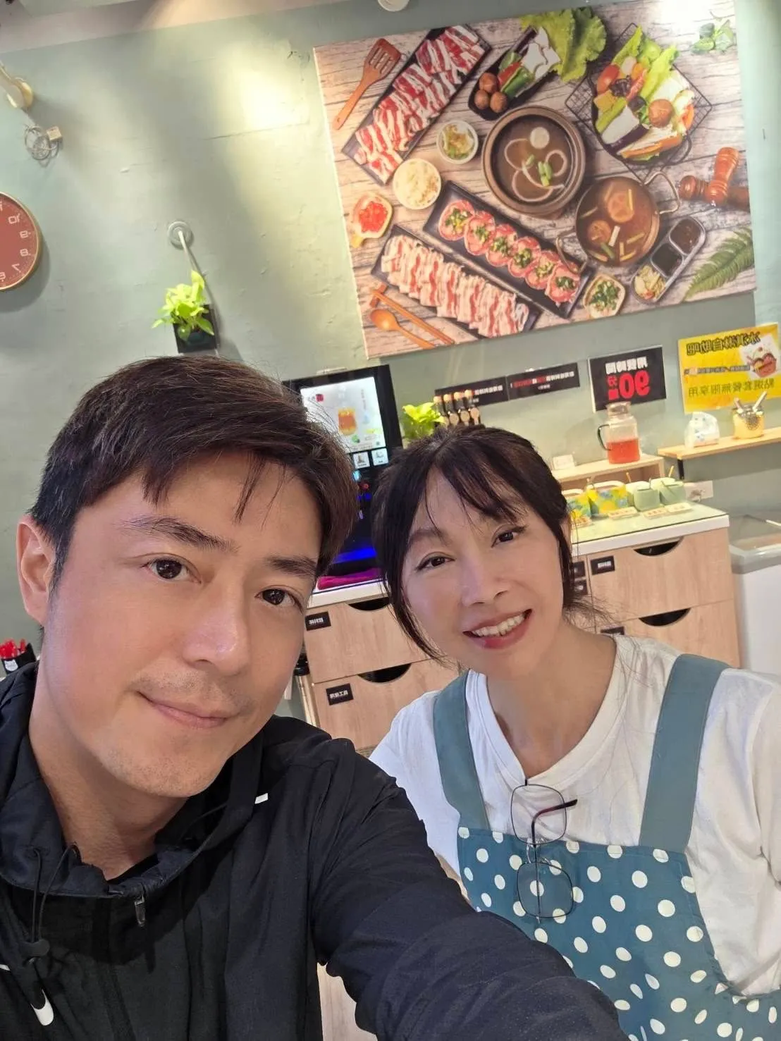 霍建华惊喜现身北投火锅店。翻摄自新北斗石头小火锅 北投唭哩岸店脸书粉专