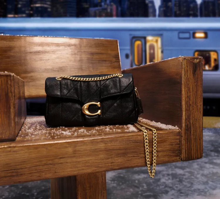 Tabby手袋持續成為焦點。品牌提供