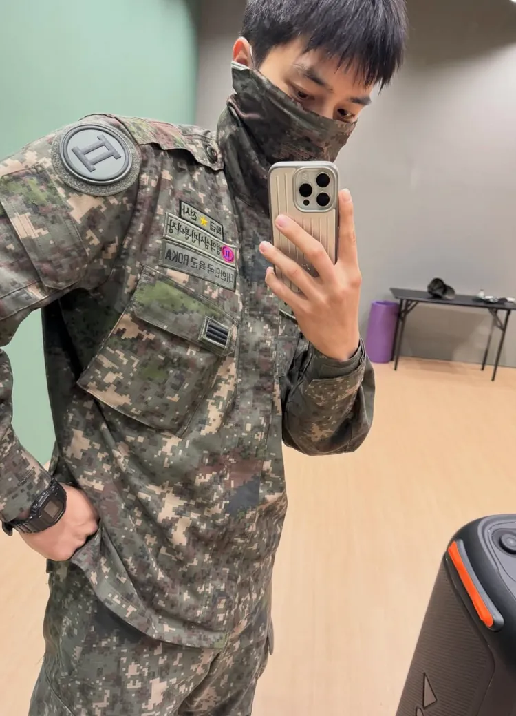 宋江今年10月退伍。翻攝IG
