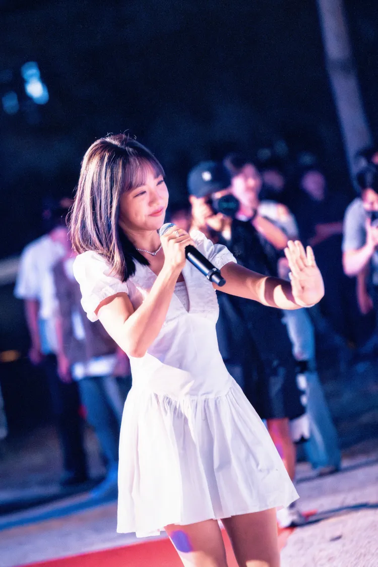 蔡佩軒升格新加坡幸福人妻。可瑞思國際娛樂提供