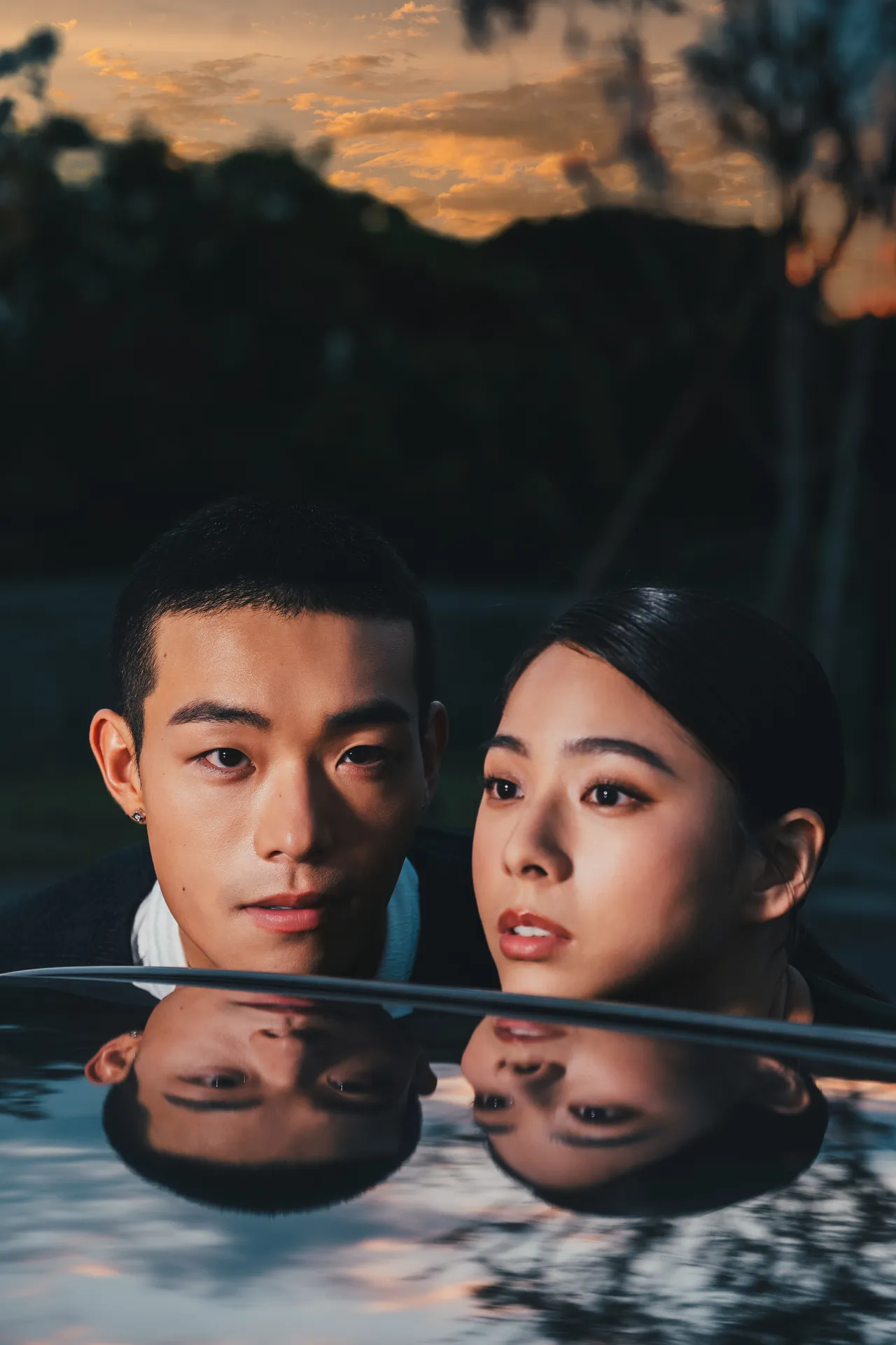 （左起）牧森、袁漠遙。周子娛樂提供