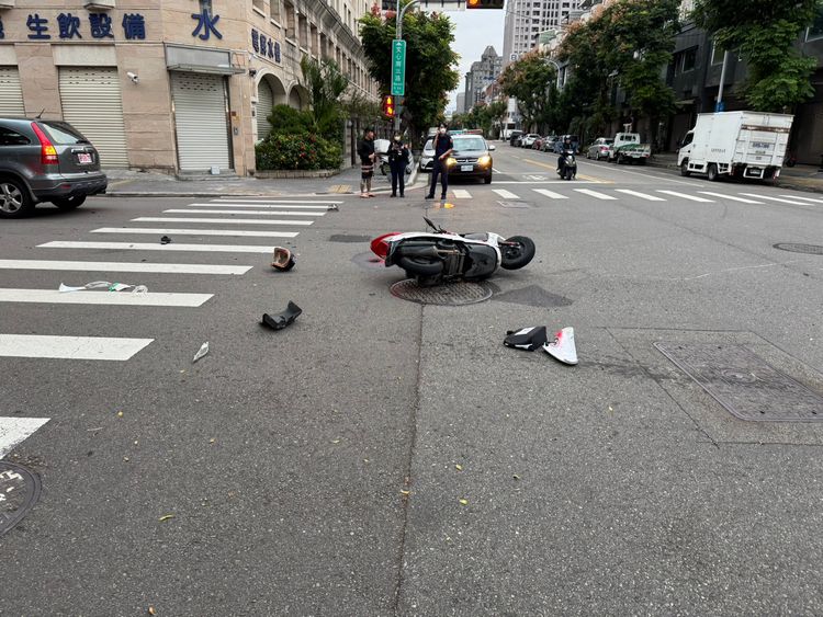 台中女騎士上班途中被撞飛身亡　夫接噩耗衝現場心碎