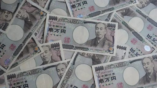 66岁翁买彩券中1.2亿！瞒妻花钱享乐　半年后崩溃后悔了