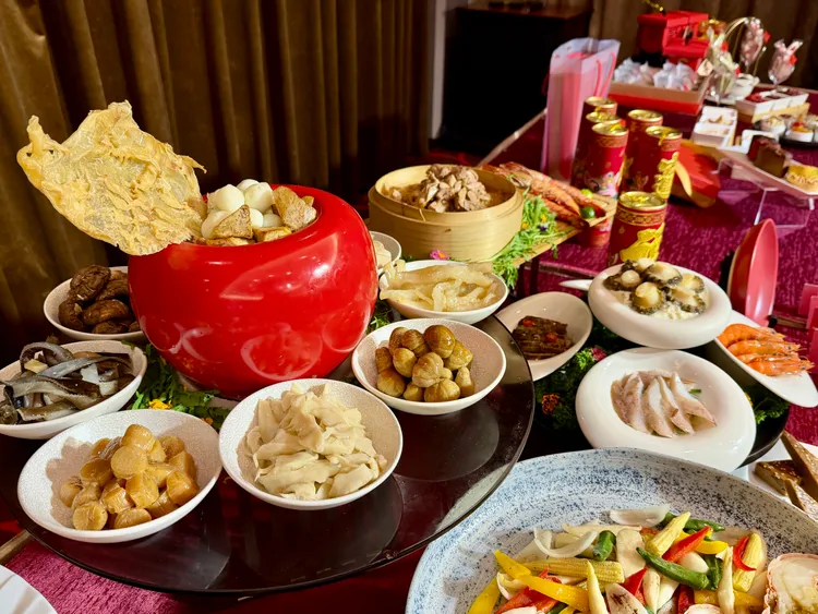 台北福華大飯店年菜預估外帶業績可在1500萬元紀錄上再成長3至5%。莊偉祺攝