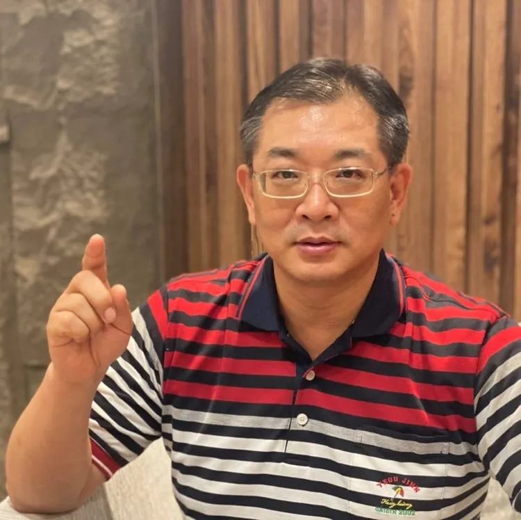 前国民党副秘书长张雅屏，兼任大陆事务部主任。张雅屏脸书粉专