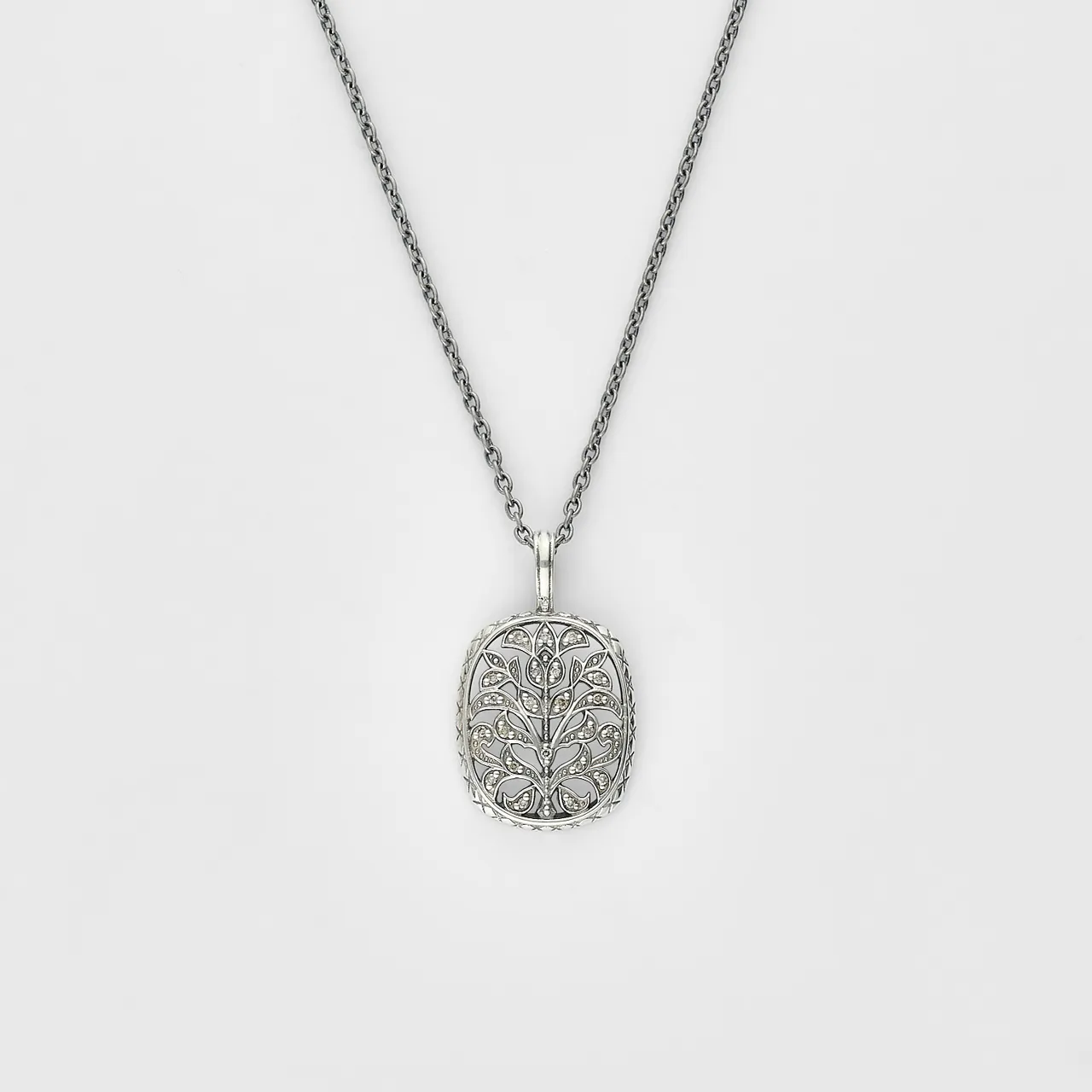 agete古美鏤空植物鑽石項鍊，1萬6400元。品牌提供