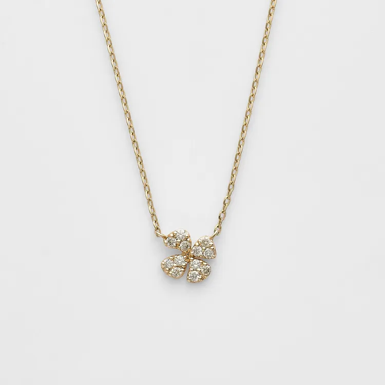 agete四葉幸福鑽石項鍊，1萬5700元。品牌提供