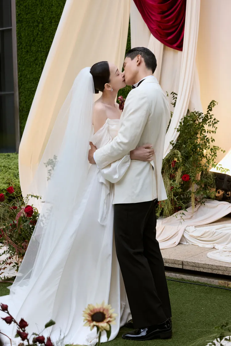 林映唯今天舉行婚禮，她跟另一半Richard交換誓言並擁吻，引起現場陣陣歡呼。自由試娛樂提供