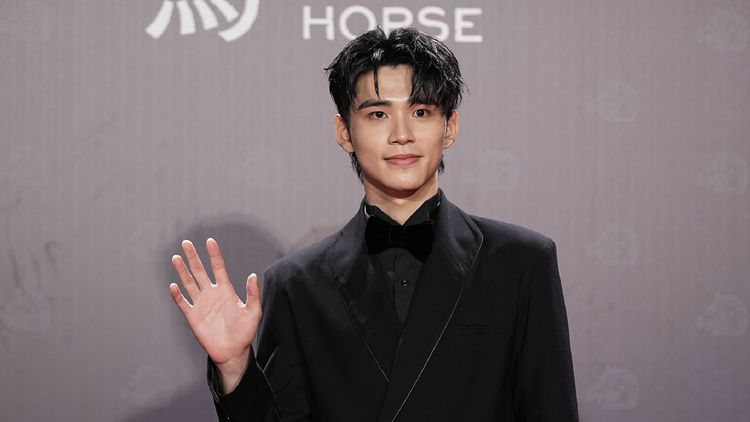 金馬紅毯｜王品澔鬼打牆撇沾人妻簡廷芮　被問「粿王結婚」反應曝