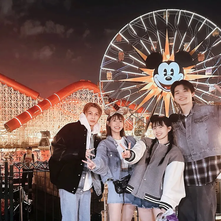 王子（左起）和粿粿、簡廷芮、王品澔今年3月底到美國玩了2星期。翻攝粿粿IG