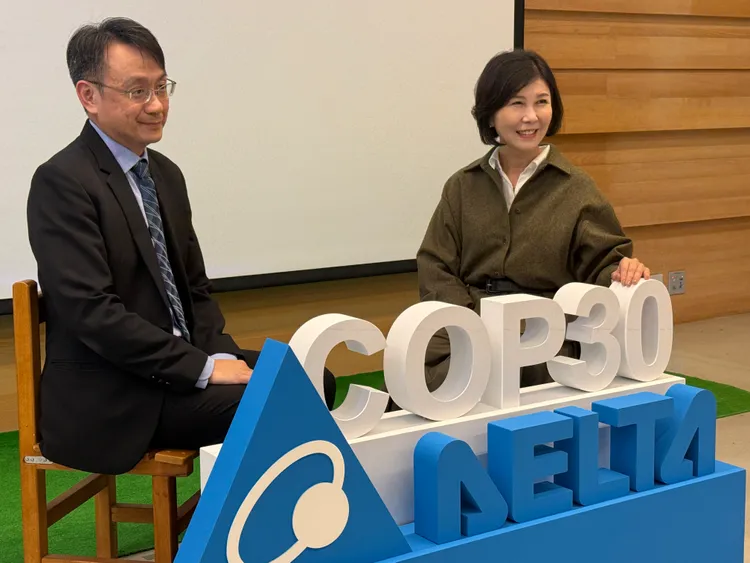 台达电连续18年参与气候峰会，今年以”AI for Green”为主轴，助力永续发展。台达电子文教基金会副董事长郭珊珊（右）、台达电子文教基金会执行长张杨干（左）与媒体交流。吕承哲摄