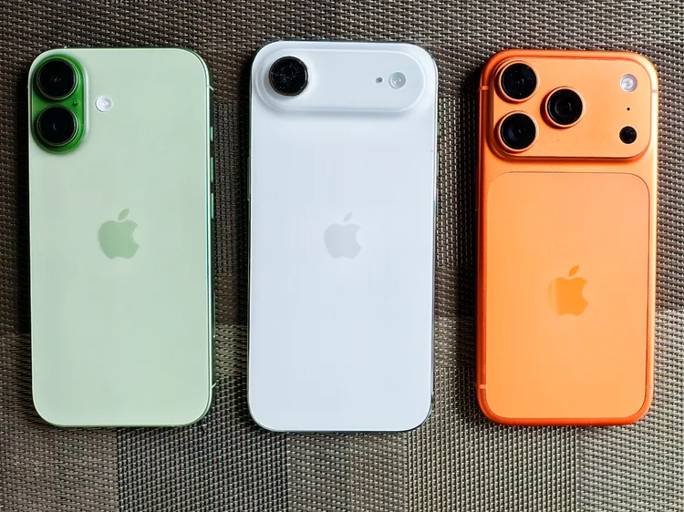 最新10月熱銷榜單顯示，iPhone 17系列橫掃前五名，強勢主導台灣換機潮。趙筱文攝