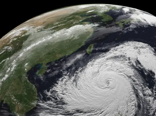 鳳凰將變強颱！登陸機率極高　1原因導致「登陸位置難測」