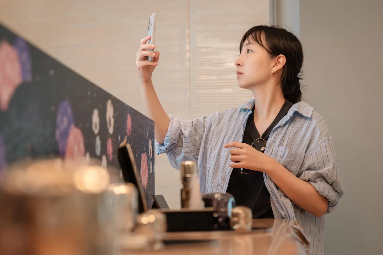 《壹苹新闻网》名人时尚中心组长张家玲。