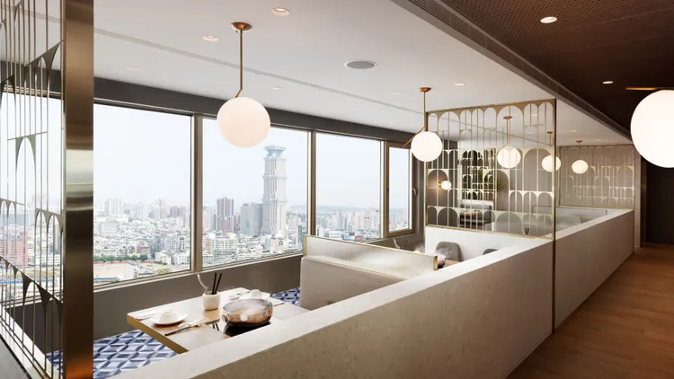 高雄福華大飯店位於30樓SMILE ONE精緻涮涮鍋，連鎖餐飲券1150元享雙人套餐。台北福華大飯店提供