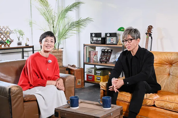 木村拓哉（右）接受有働由美子訪問。翻攝tokyotaxi_movie X