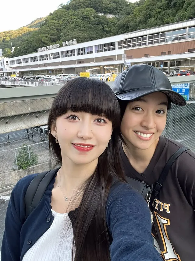 木村心美（左）和木村光希姊妹俩感情很好。翻摄Cocomi IG