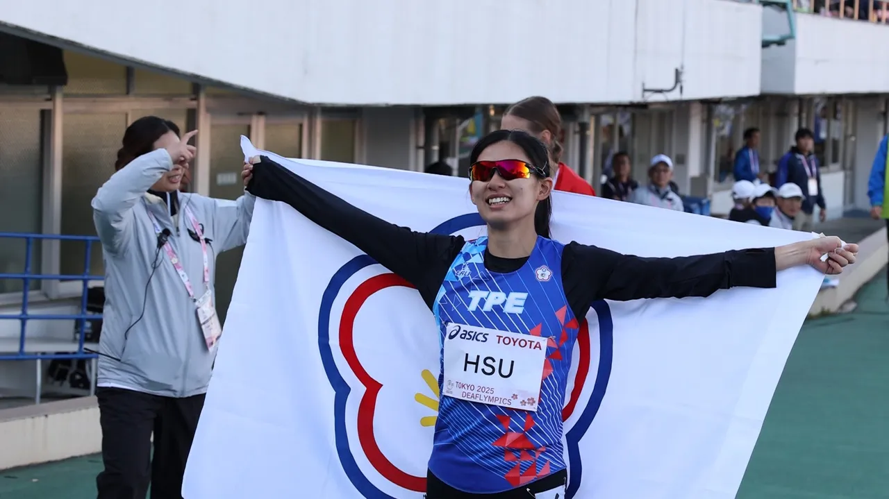 田徑女子100公尺跨欄好手許樂決賽中跑出14秒40佳績奪銀。體育部提供