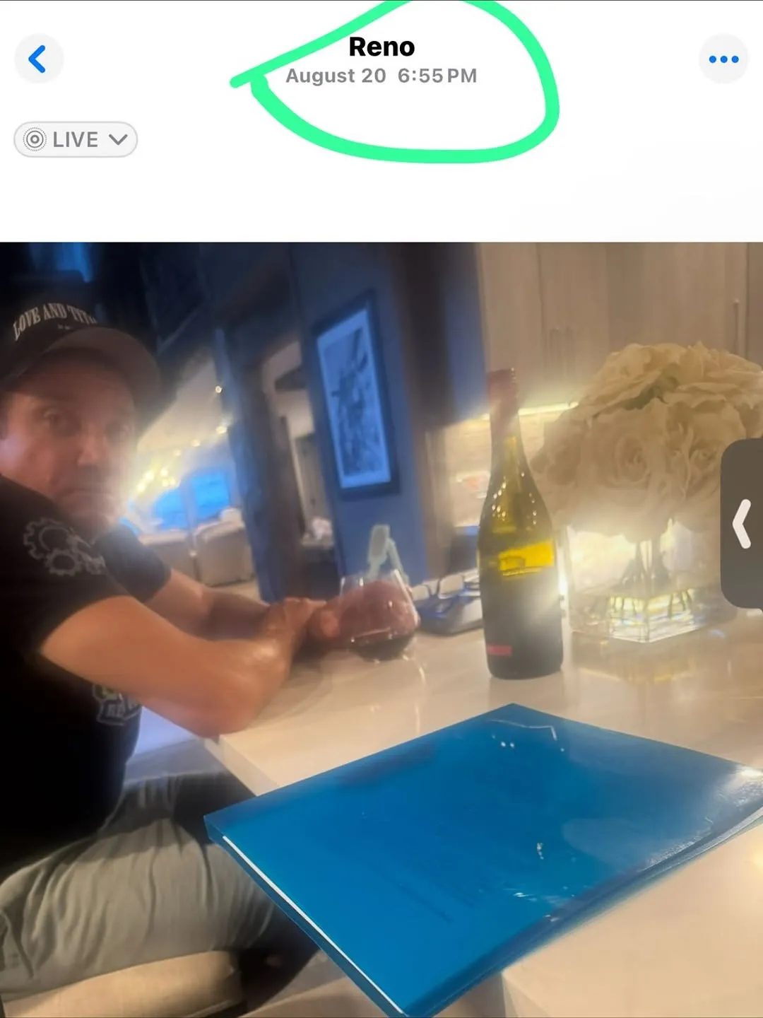 周依称雷纳喝完一整瓶红酒后暴怒，让她心生恐惧。翻摄IG