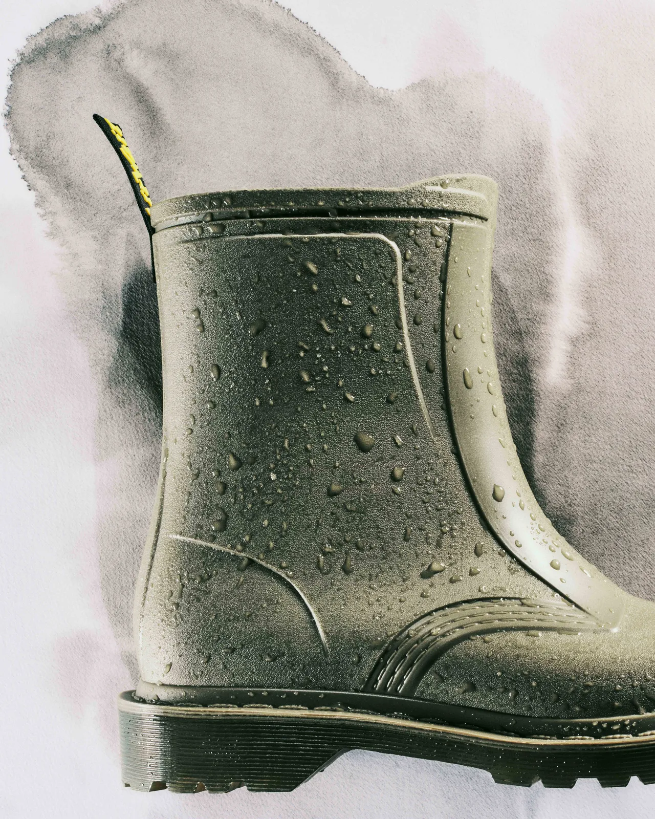 「1460 Rain Boot」系列延伸自Wellington靴型。品牌提供