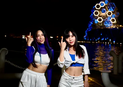 熱力應援TWICE子瑜！黃捷大跳THIS IS FOR　網狂讚：台灣國會議員最強應援！