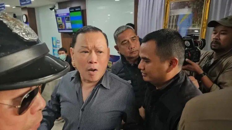 桑塔纳。翻摄网路