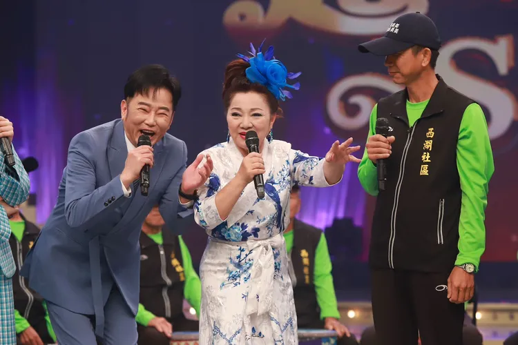 陽帆（左起）、白冰冰自認「符合長輩條件」，要親自演奏。民視提供