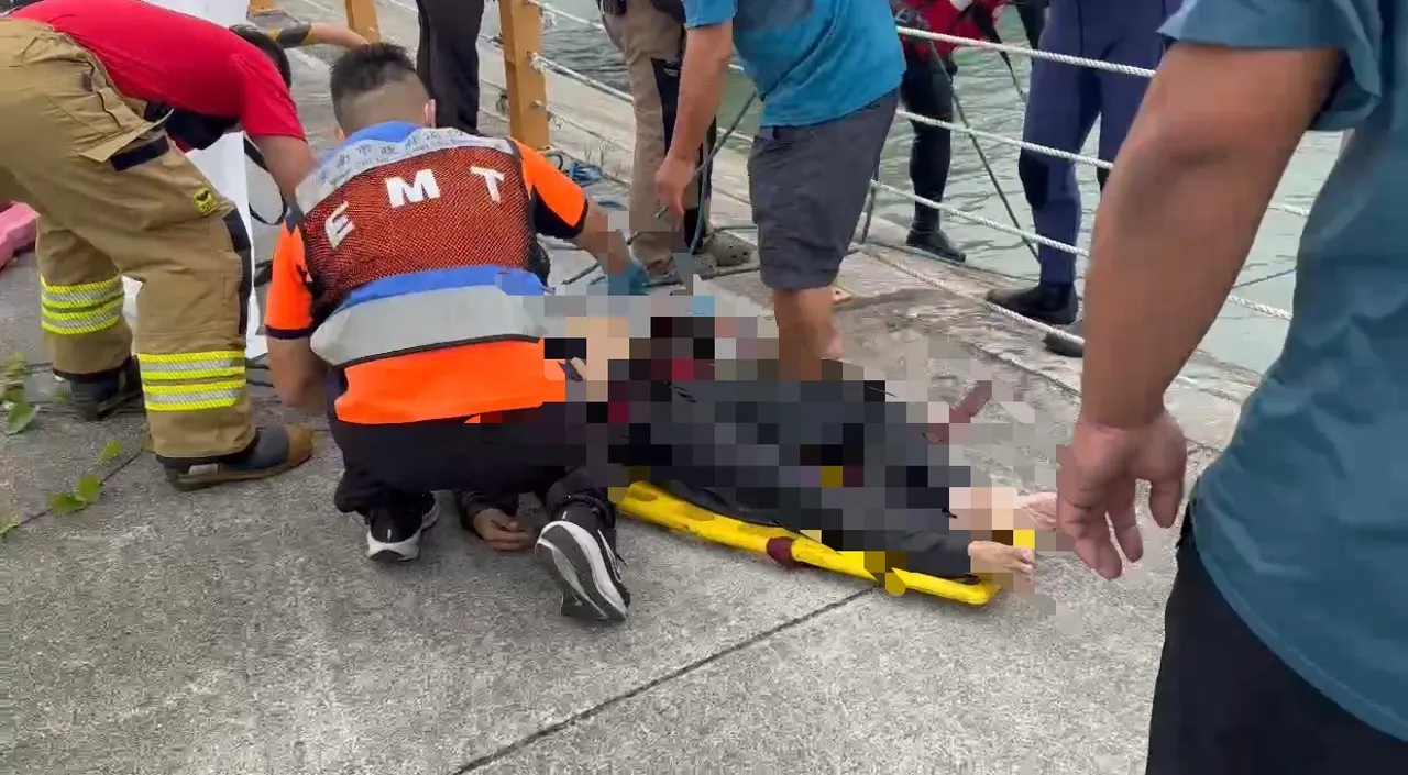 田男救起时全身瘫软，已经明显死亡，肇事原因、确切死因有待警方厘清。读者提供