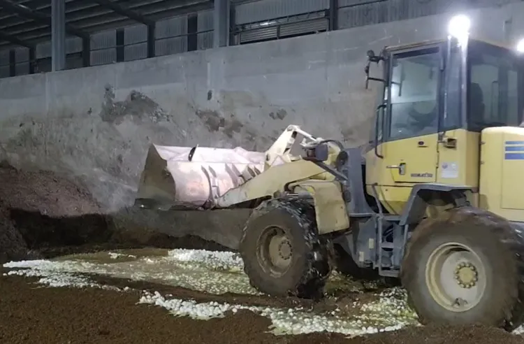 彰化县文雅畜牧场芬普尼蛋持续延烧，县府已销毁25万颗有问题的管制蛋。县府提供