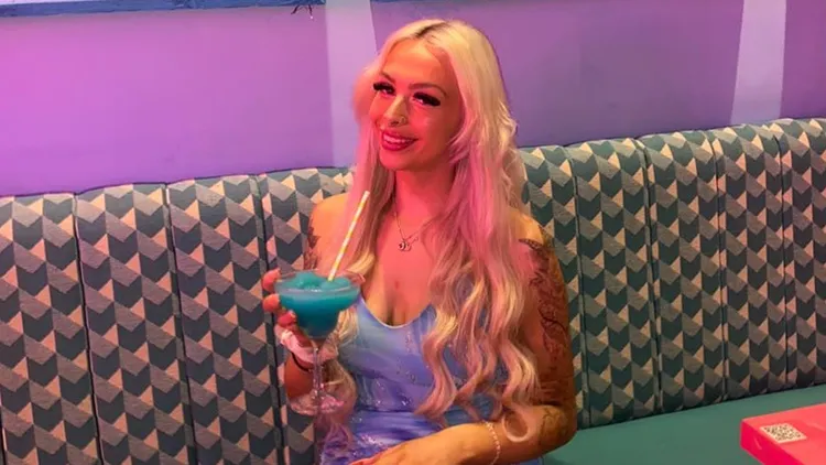 英國前女獄警戴爾（圖）犯下在監獄內與囚犯性行為等罪，預計將被判刑入獄。翻攝自戴爾臉書