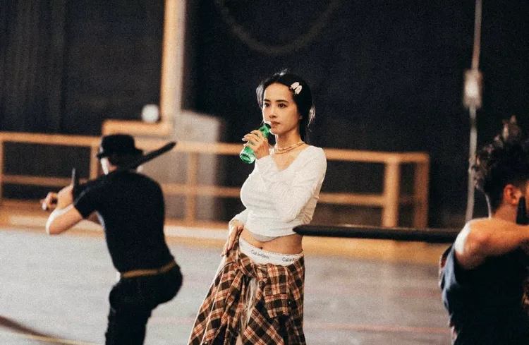 蔡依林演唱会门票还没卖，天后目前已飞到美国练舞。翻摄蔡依林IG限动