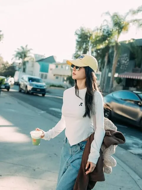 野生蔡依林现踪美国街头。翻摄蔡依林IG限动