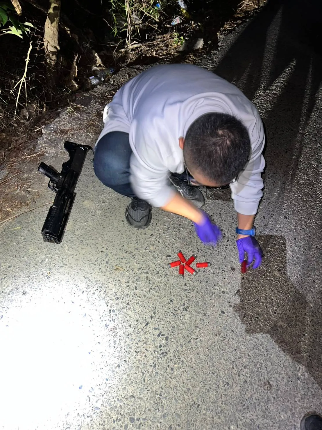 嘉义警方查获霰弹枪。民众提供