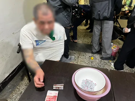 淡水無照茶室變身地下賭場　車禍斷手、剛領1萬補助都來拚輸贏
