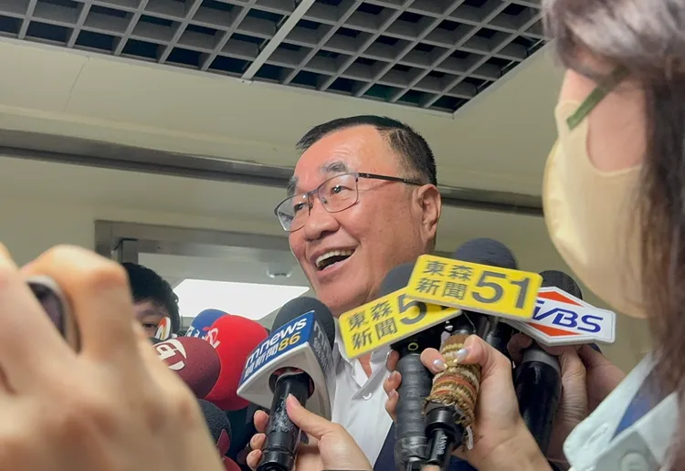 台北市议会今（12日）审议北市府与新光人寿合意解约金，李四川赴现场并受访。资料照片／张彩茜摄