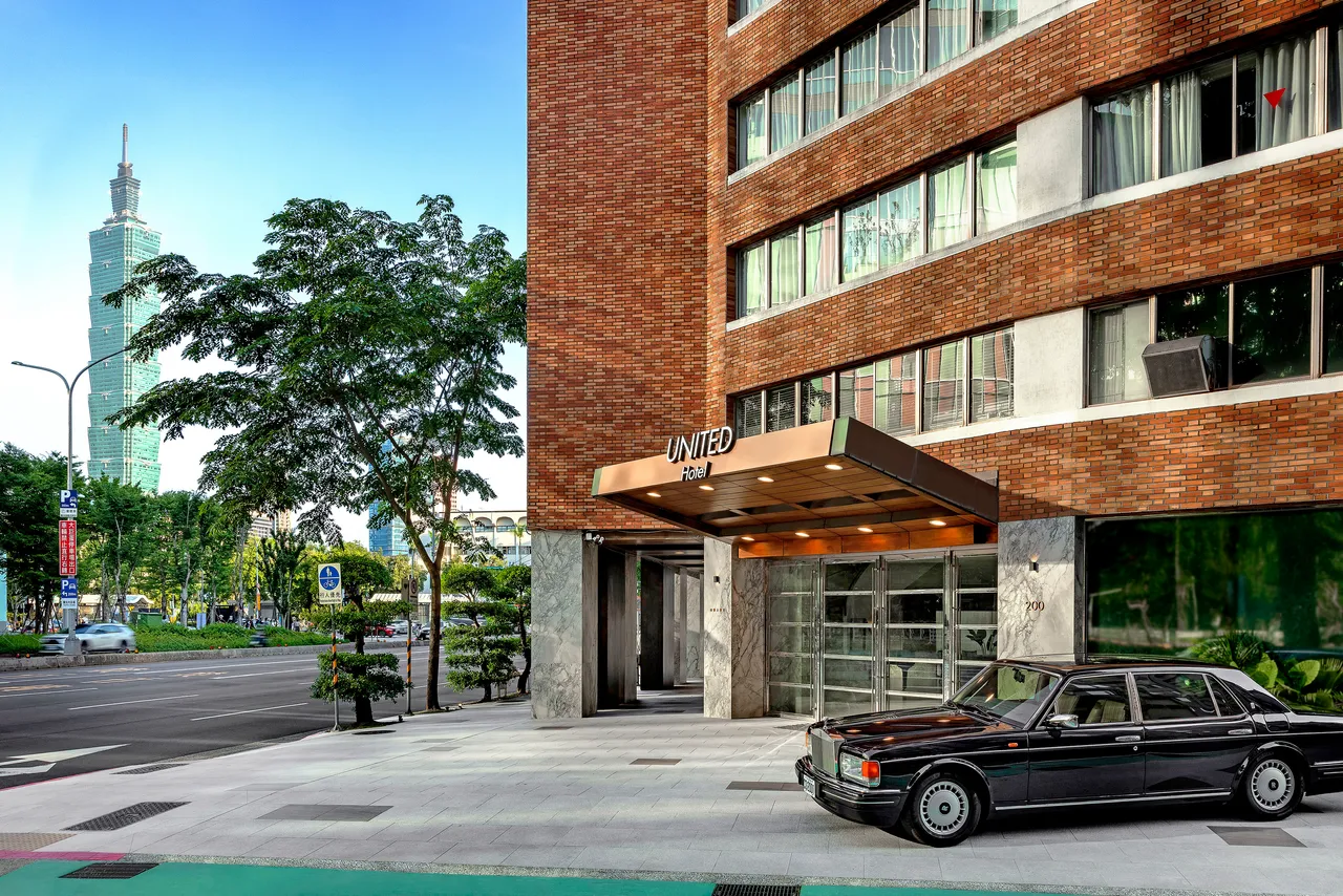 国联大饭店坐落于台北市东区黄金地带，紧邻台北大巨蛋、松山文创园区。国联大饭店提供