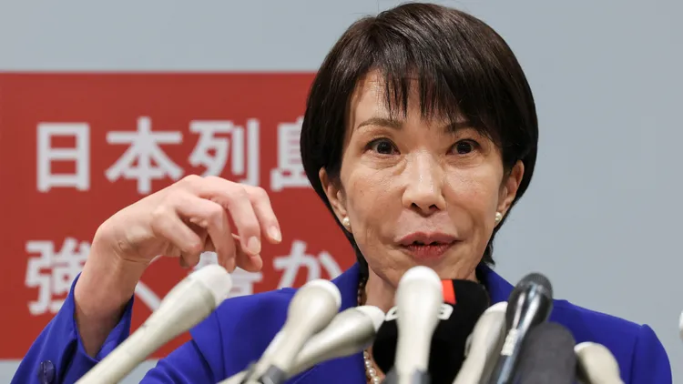 高市早苗出动自卫队说法引发外交风波。路透