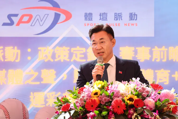 立法院副院長江啟臣期盼 SPN 新聞網能多多報導基層運動員的故事。民眾提供