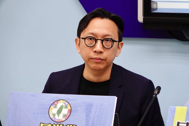 葛如鈞帳號用AI回覆被抓包 收到反共圖片「看不到」