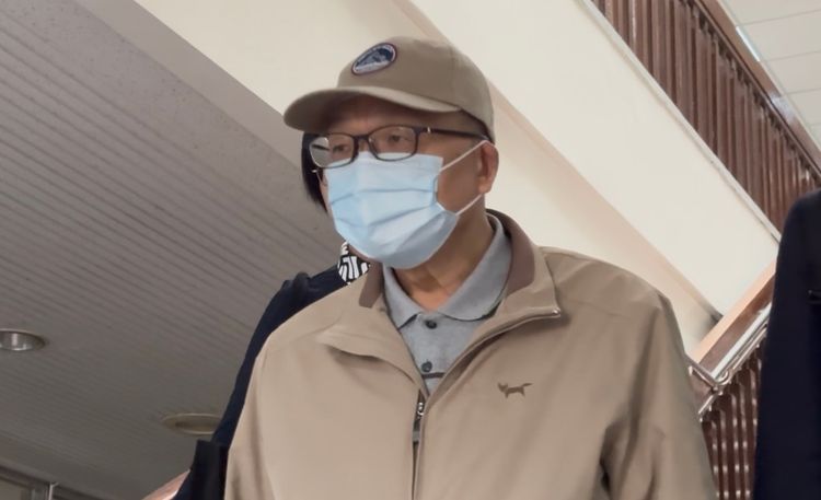 陳歐珀頂白髮500萬交保！返鄉不到24hr　火速北上趕出庭