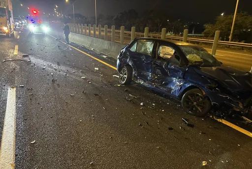 行駛國道3號狂「噴裝」　後方17車慘「中招」　警調監視器追凶