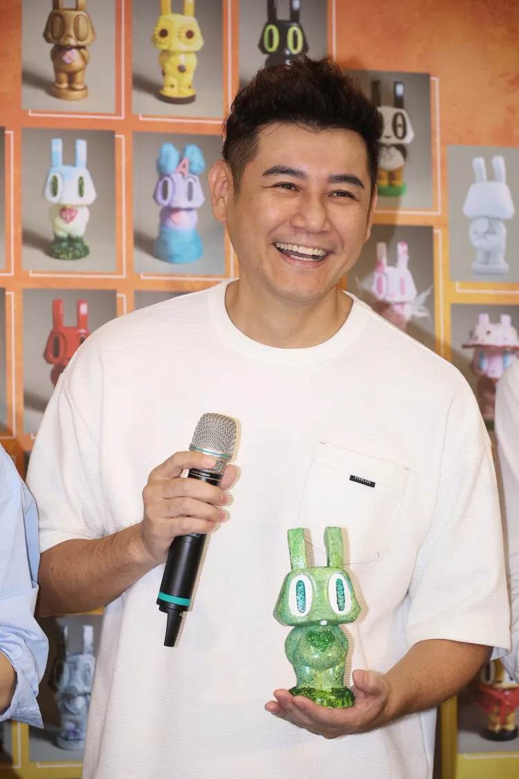 陳熙鋒分享自己與女兒一起的創作。攝影中心攝