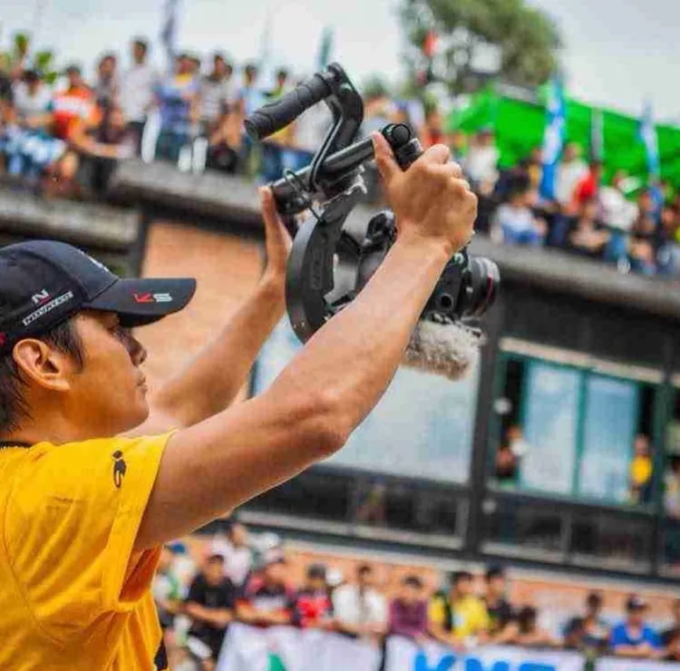 張洛君自己開公司於疫情期間賠掉一棟房子。翻攝自張洛君IG