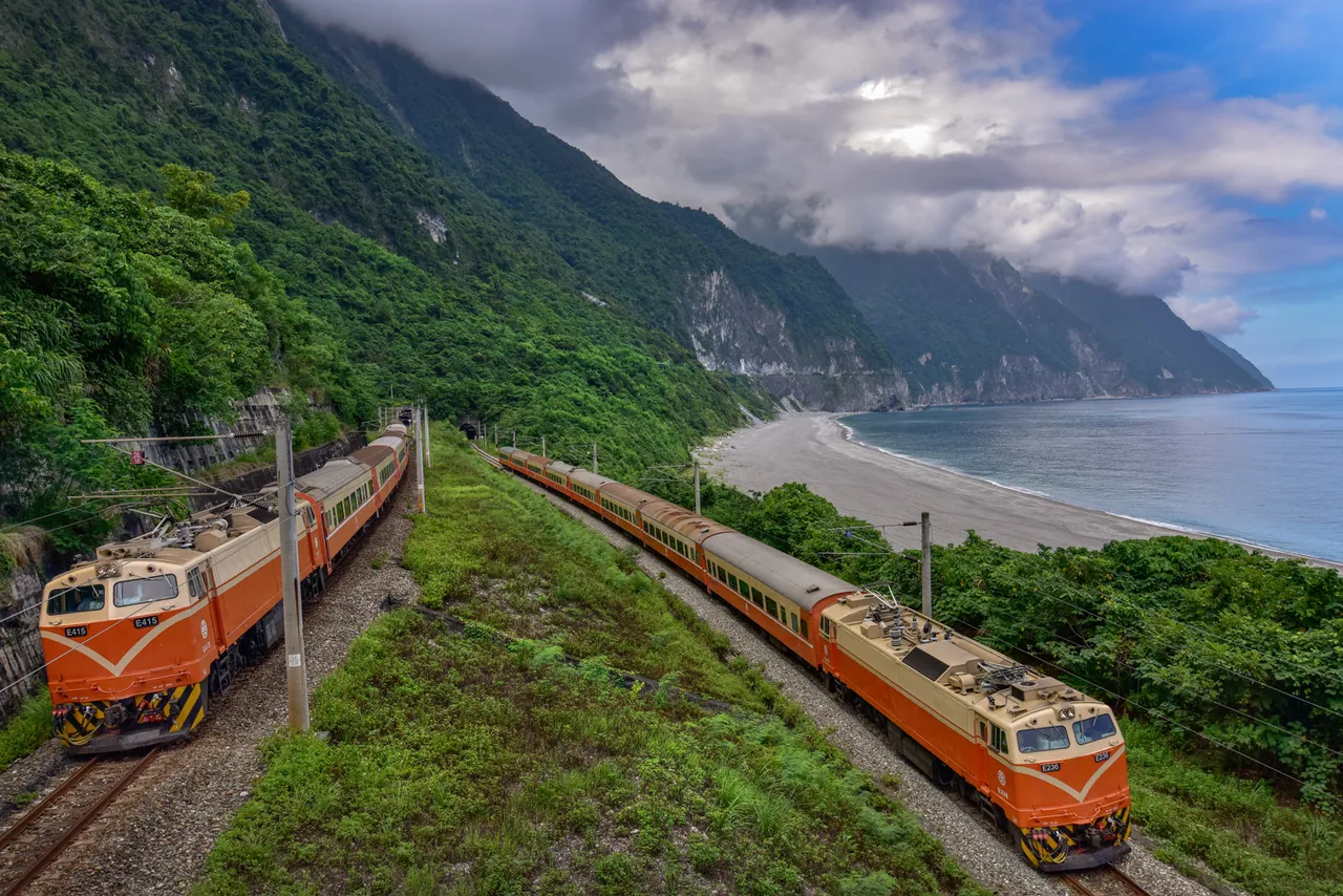 花东住宿专案期间若遇台风、交通中断等不可抗力因素,第2晚可于3个月内延期使用。示意图,观光署提供