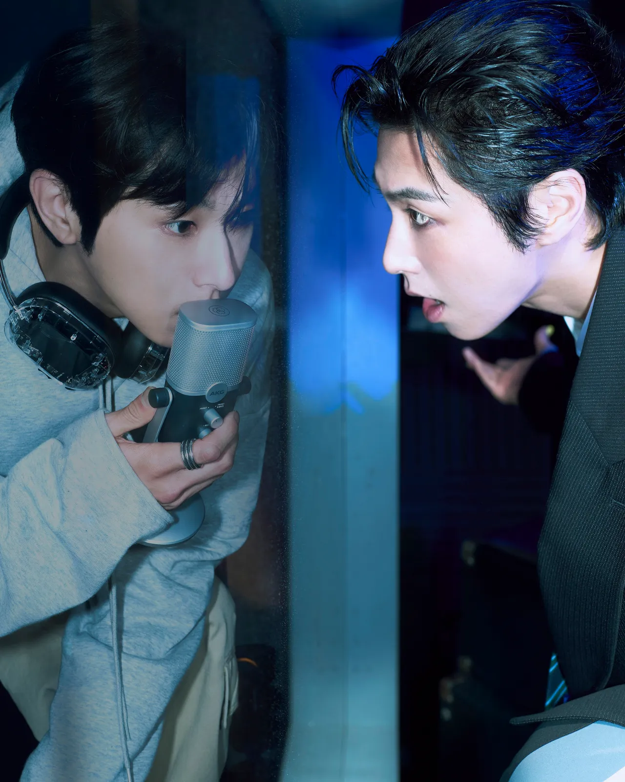 允浩这次的专辑以fake & documentary两个面向为概念。SM Entertainment提供