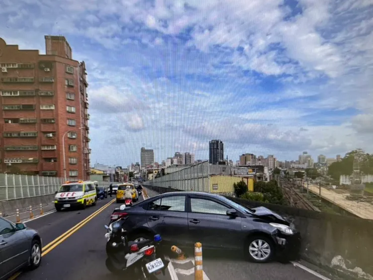 車禍現場。平鎮警分局提供