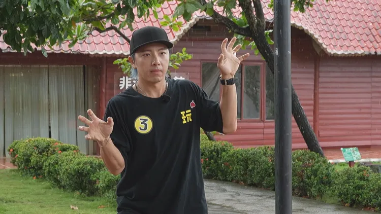 坤達日前因涉閃兵案而暫退《綜藝玩很大》。節目提供