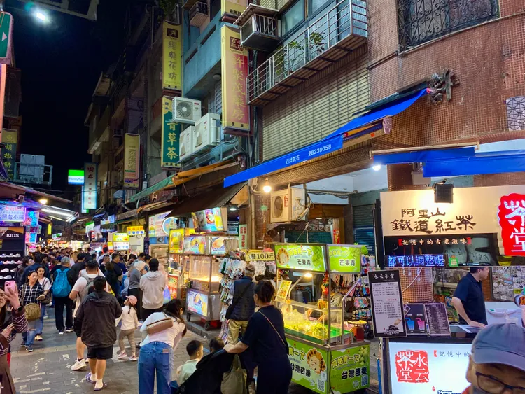 士林夜市攤商。莊偉祺攝