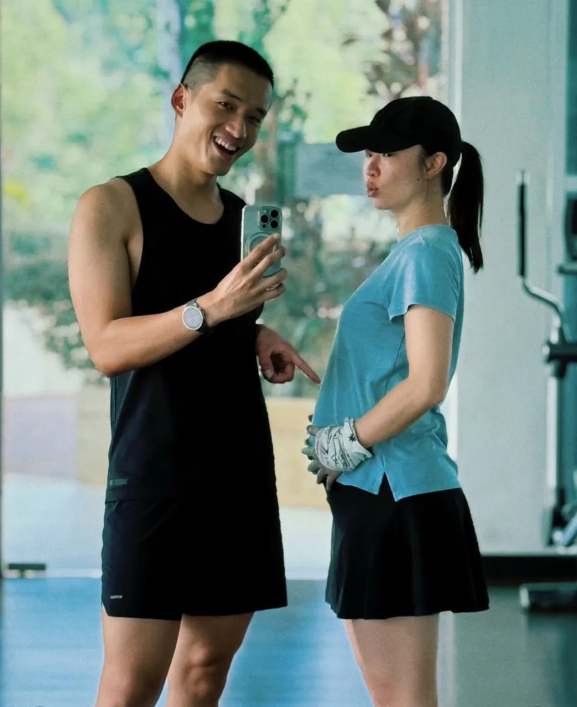 陈泽耀（左）和太太云美鑫会一起运动。翻摄自云美鑫IG