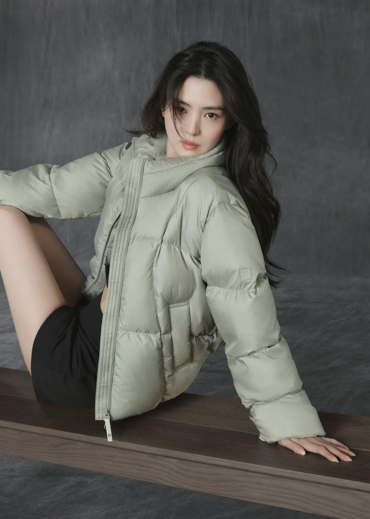 韩韶禧拍摄FILA冬日形象广告。品牌提供